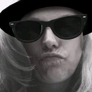 Meet your Posher, Emilee